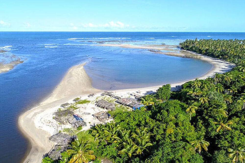 A privatização da natureza: empresários tomam parte da Ilha dos Porcos, Ubatuba, SP, e Ilha de Boipeba, BA.