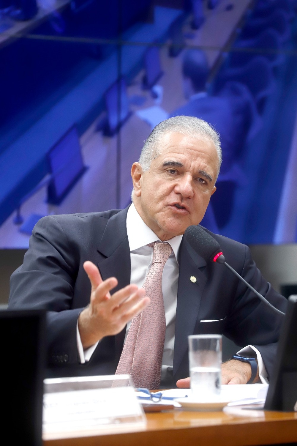 Deputado vai pedir apoio ao ministro de Minas e Energia para programa nuclear brasileiro. Acordo bilionário com a França deve ser assinado em março no Rio de Janeiro