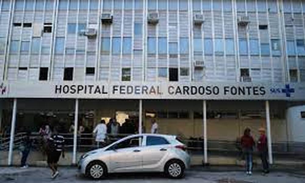 Deputados Dr. Luzinho, Daniel Soranz e Quaquá criticam ministra por 1,3 mil leitos de hospitais federais que continuam fechados no Rio desde o Governo Bolsonaro