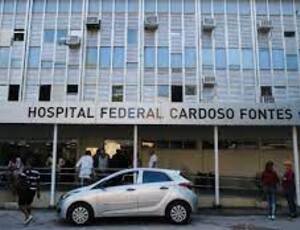  Deputados Dr. Luzinho, Daniel Soranz e Quaquá criticam ministra por 1,3 mil leitos de hospitais federais que continuam fechados no Rio desde o Governo Bolsonaro