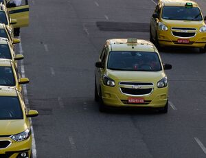 Superintendência de Táxis vai intensificar operações de surpresa contra cobrança 'no tiro'