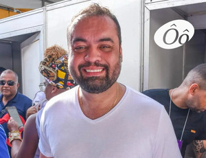 Cláudio Castro participa da abertura do carnaval de Salvador