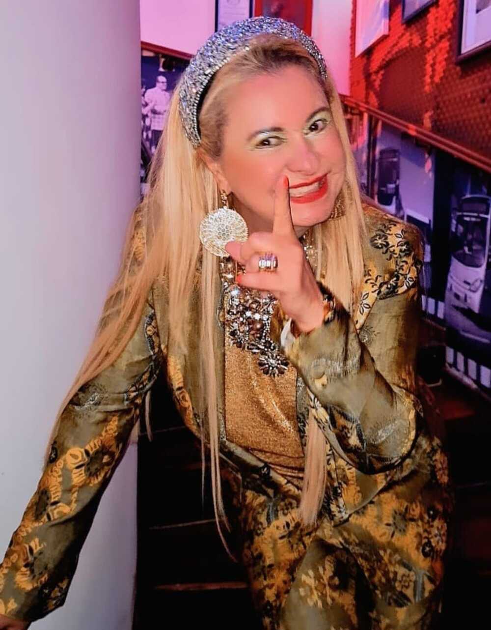 Empresária Lilian Gonçalves resiste às crises do mercado e investe no maior centro de karaokê do Brasil