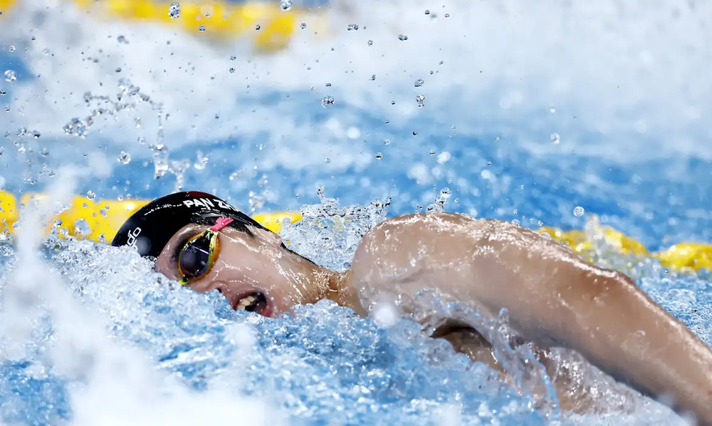 Nadador da China Pan Zhanle bate recorde mundial nos 100m livres em Mundiais de natação