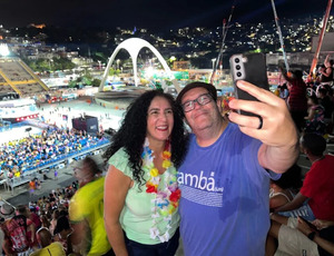 SEM PRIVILÉGIOS: Tarcísio cumpre Promessa e assiste desfile na arquibancada com Marina do MST