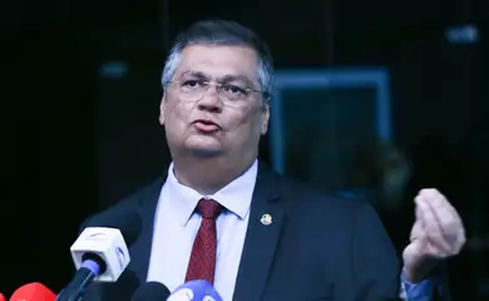 ATÉ QUE ENFIM: Dino propõe fim da aposentadoria compulsória para juízes e militares que cometerem delito