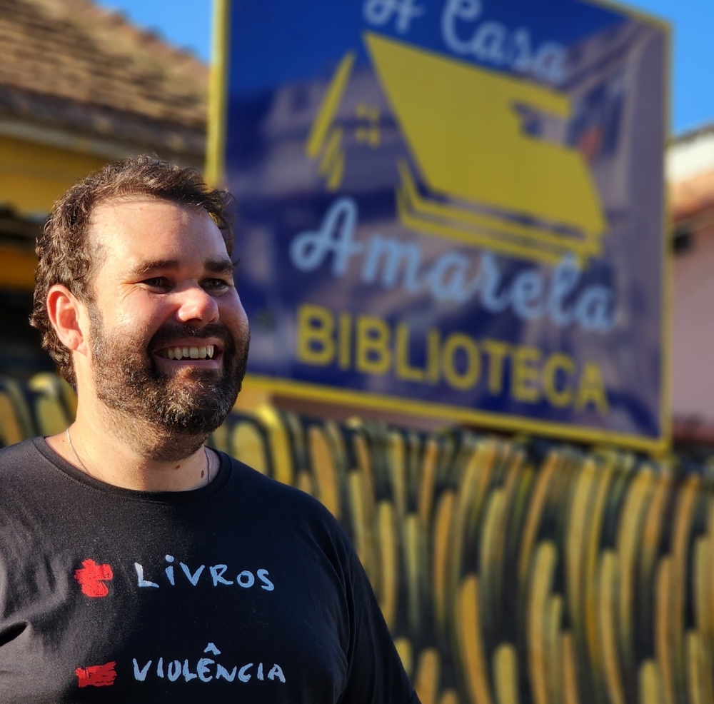 A biblioteca comunitária que transforma a vida dos moradores de Anchieta 