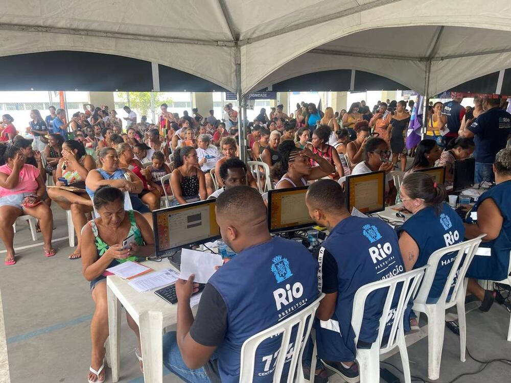 Prefeitura faz 2.131 atendimentos no Complexo da Maré com o programa Favela com Dignidade