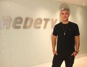 RedeTV! anuncia a contratação de Ivan Moré