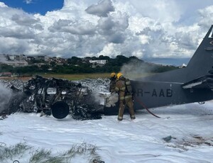 Avião da PF cai no Aeroporto da Pampulha e mata dois policiais; veja vídeo