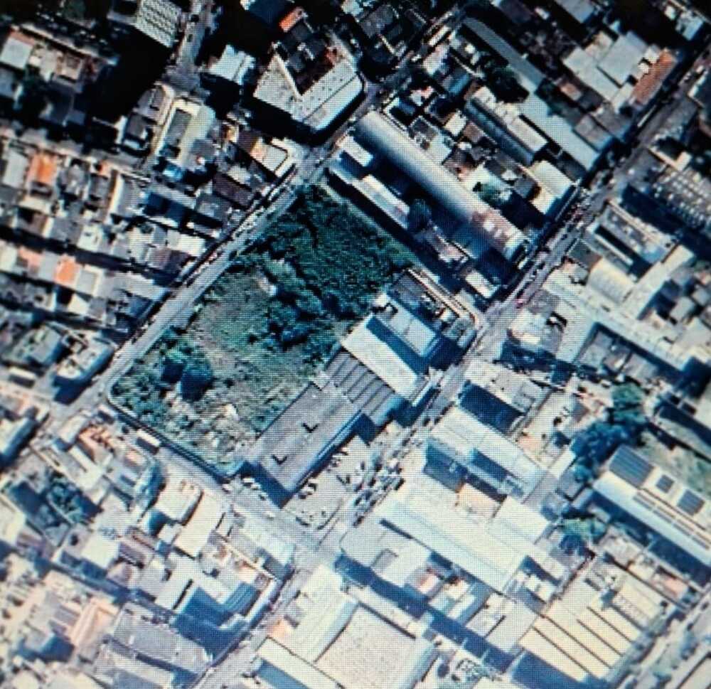 Abandono no Coração da Metrópole Iguaçuana: Antigo Esporte Clube Iguaçu se Torna Foco de Pragas Urbanas