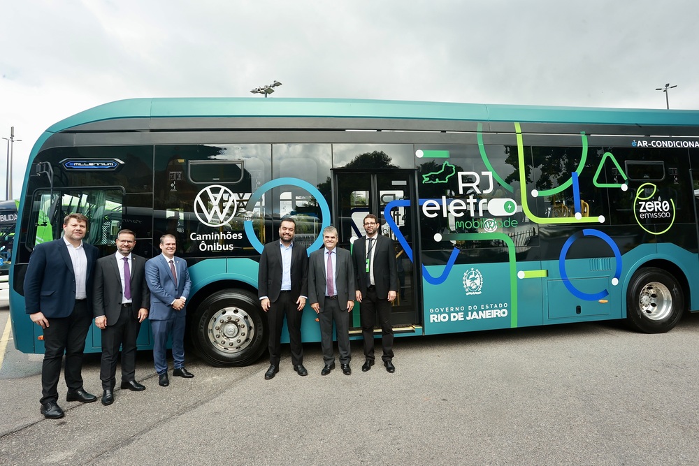 Castro participa de abertura do fórum sobre transporte público e perspectivas para a transição energética no setor