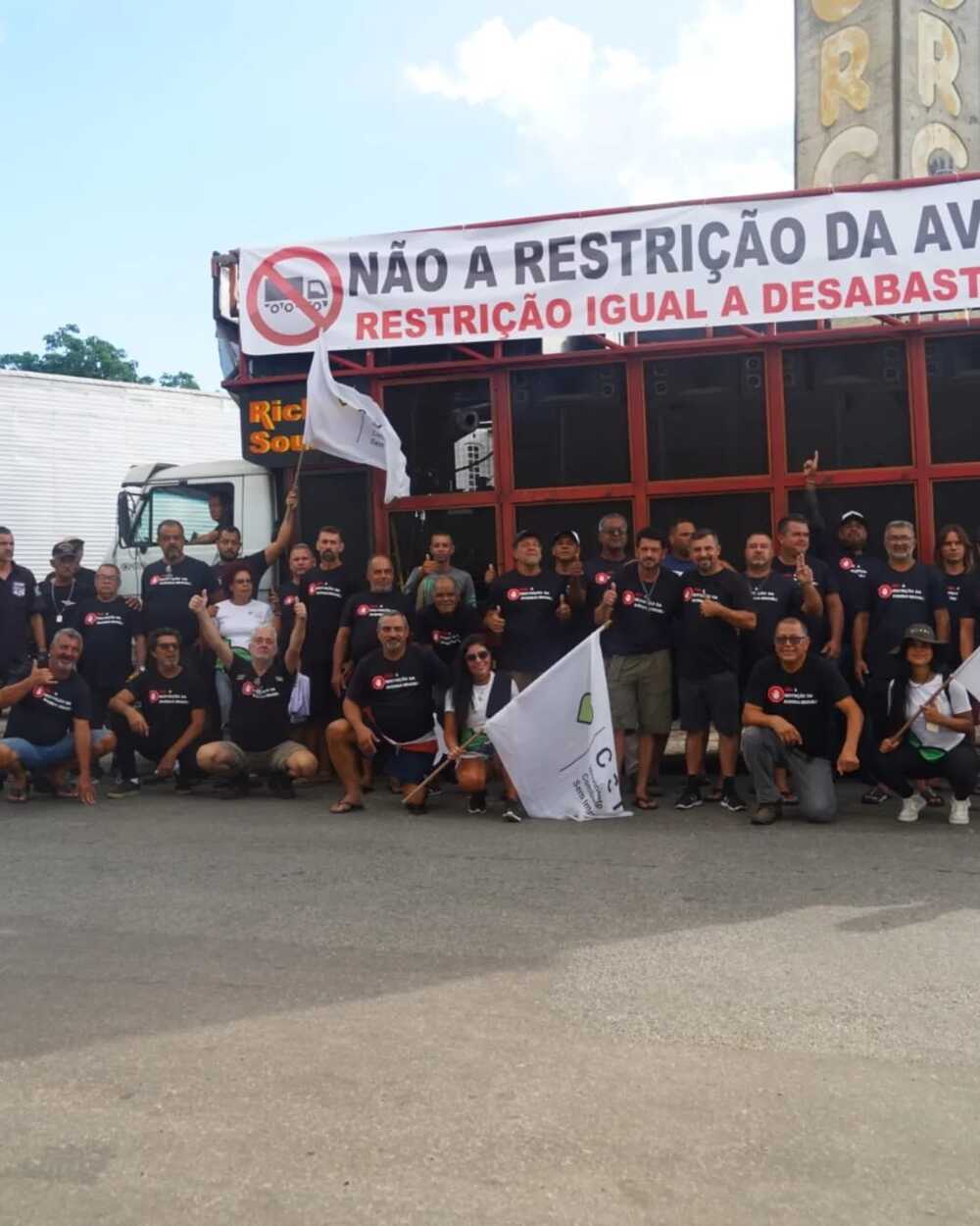 Movimento CSI e a decisão que suspendeu restrições na Avenida Brasil, preservando a logística vital para o abastecimento da cidade