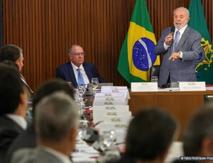 'Falta muito para se fazer', diz Lula ao abrir reunião ministerial