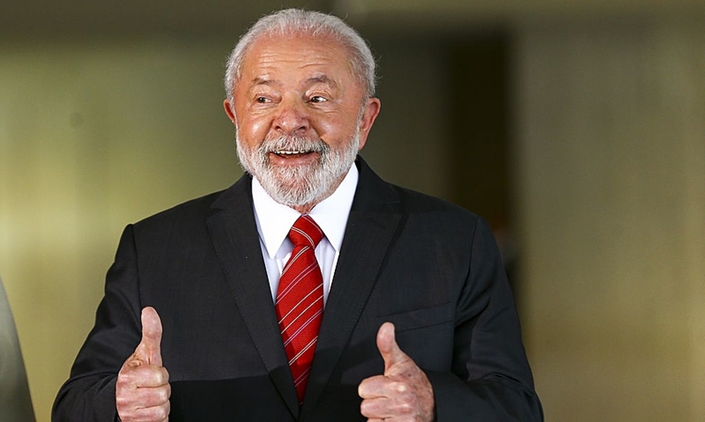 Pesquisa revela que 35% dos brasileiros aprovam o trabalho do Presidente Lula