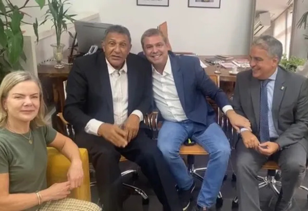 A Trama de Duque de Caxias: Zito se prepara para filiar ao PT e ampliar sua base para eleições 2024