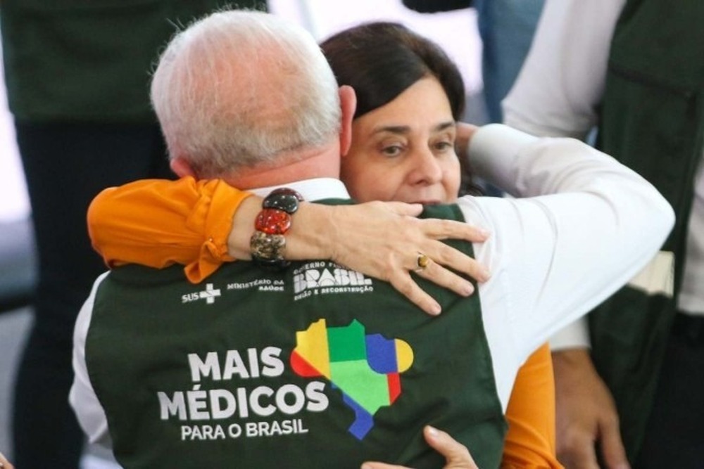 Lula cobra de ministra da Saúde redução na fila do SUS