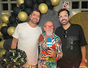 Alexandre Pichetto celebra 50 Anos de vida e amor ao lado de Thiago Sodré em festa inesquecível
