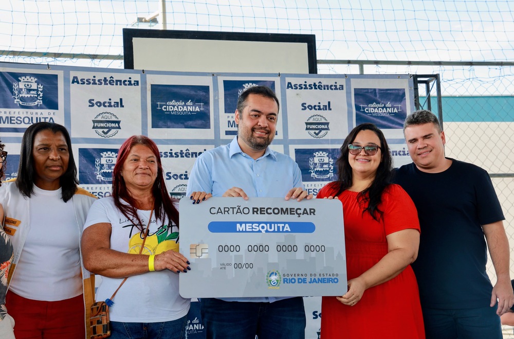 Cláudio Castro inicia entrega de mais de 13 mil Cartões Recomeçar na Baixada Fluminense
