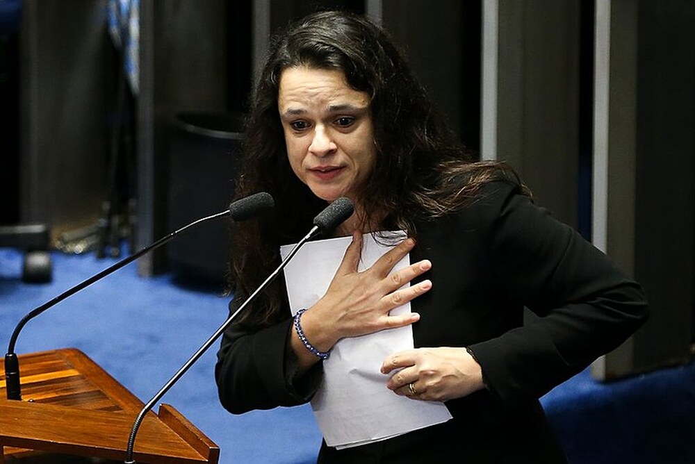 Estratégia de vitimização? Janaína Paschoal analisa os movimentos de Musk contra o STF