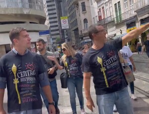 ASSISTA: Em um 'tour' pelo centro histórico do Rio, o pré-candidato a prefeito Ramagem, guiado por Marcio Gualberto, destaca a necessidade urgente de revitalização urbana