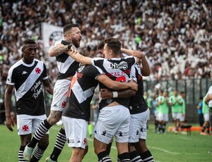 Vasco estreia no Brasileirão com vitória sobre o Grêmio