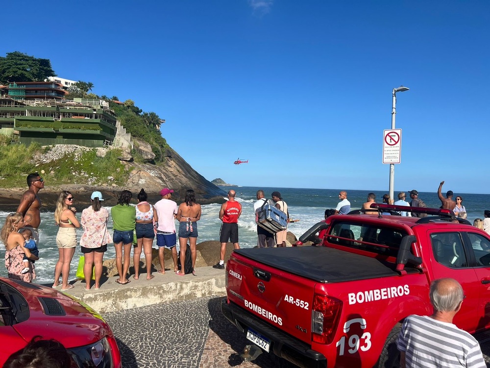 Jet-sky bate em pedras na Barra da Tijuca: A Busca Desesperada por um dos Seus