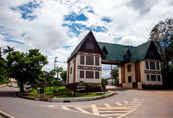 Desenvolvimento ou Desigualdade? Hotel de Luxo acende Debate em Miguel Pereira!