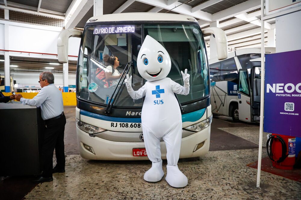 Na Rodoviária do Rio, passageiros podem se vacinar contra a gripe, às sextas, até o fim de maio