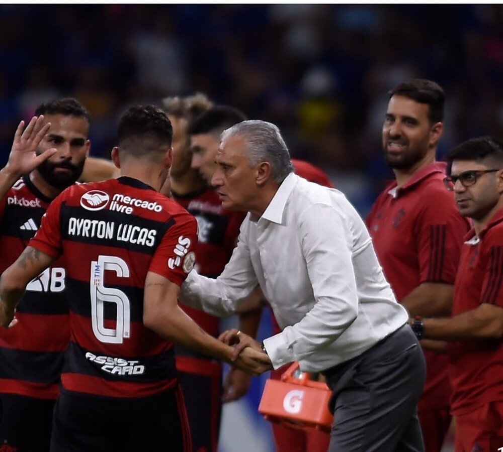 Flamengo em crise perde para Botafogo que embala com quatro vitórias seguidas na temporada