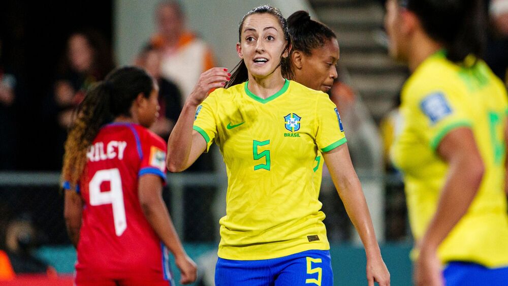 Jogadora da Seleção Brasileira e ex-Corinthians anuncia tratamento contra o câncer