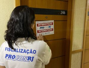 Clínicas de bronzeamento artificial são interditadas na Barra da Tijuca depois de operação do Procon-RJ e da Delegacia do Consumidor