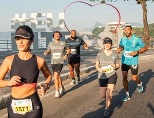 6ª Meia Maratona de Niterói junta 2.500 atletas para primeiro dia da competição, no sábado (04)