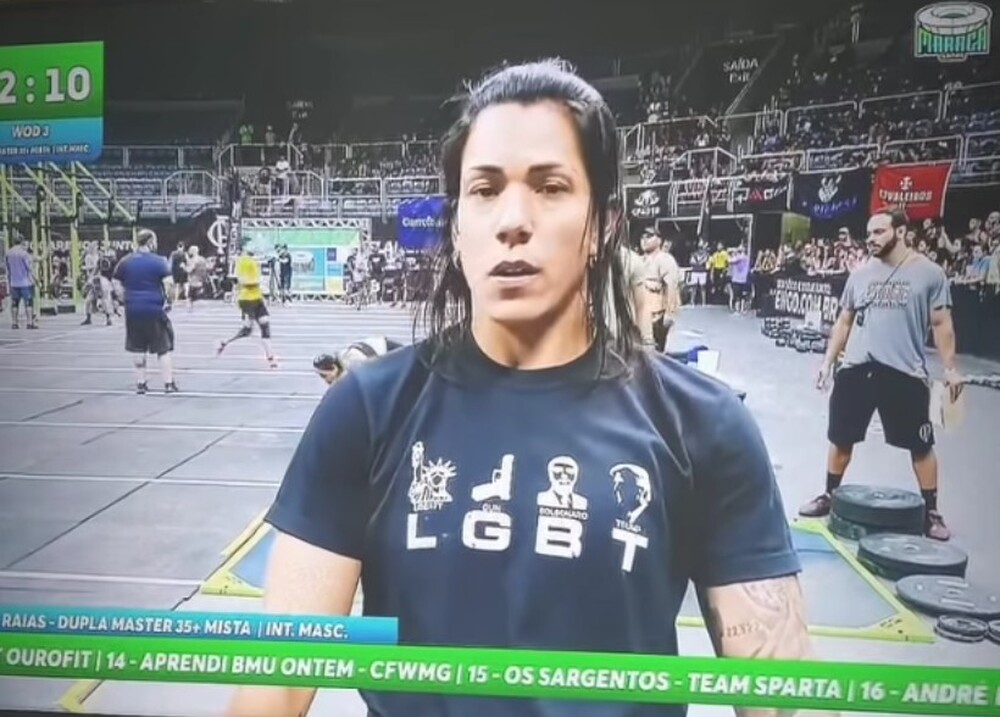  Deputada crossfiteira usa camisa LGBT para se sagrar Campeã no Maracanãzinho