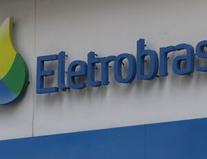 Eletrobras aprova pagamento polêmico milionário à cúpula executiva enquanto corta funcionários