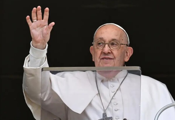 Papa Francisco se solidariza em ligação a arcebispo de Porto Alegre
