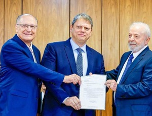 Pesquisa Quaest: Lula marca 46% contra 40% de Tarcísio para eleição de 2026