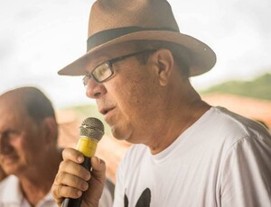 ASSISTA A REINCIDÊNCIA: Guga de Paula, o prefeito 'doidão' de Cantagalo, rouba a cena novamente com discurso regado a cachaça e palavrão