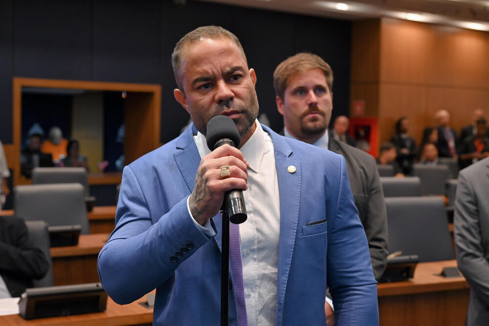 Deputado Filippe Poubel defende medidas efetivas para combater violência contra professores