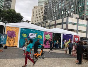 SPC Brasil e Sicoob UniMais Promovem Educação Financeira no Largo da Carioca