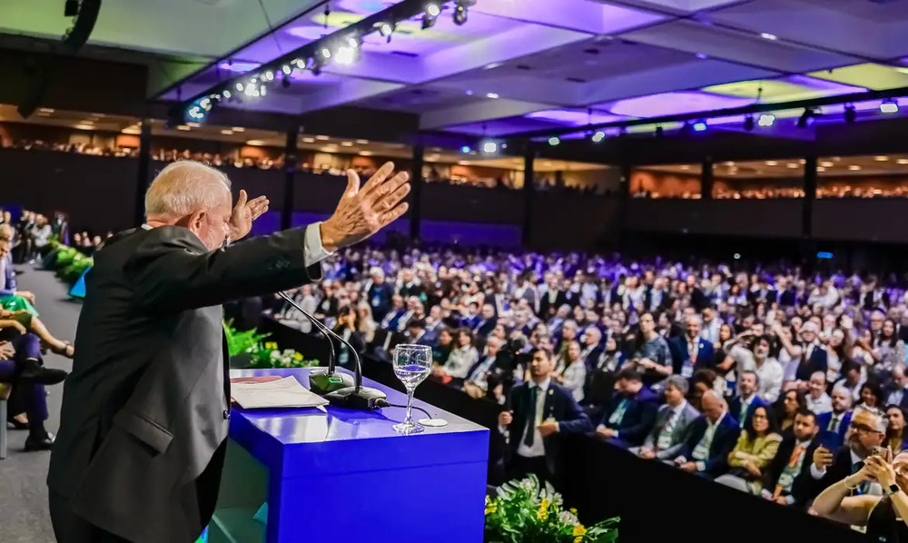 Lula é vaiado durante encontro com prefeitos em Brasília