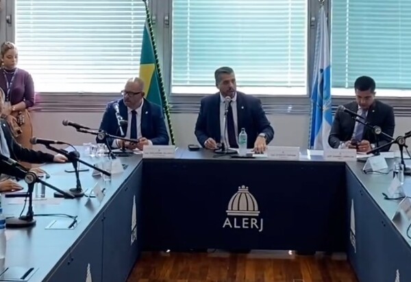ASSISTA CPI da 'farra dos reboques' Rodrigo Amorim ameaça dar voz de prisão 