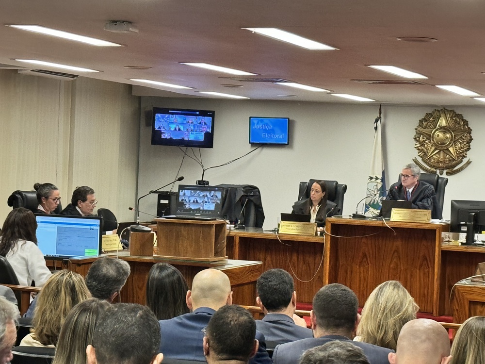 Relator muda seu voto e absolve Alan Borges segue empatando 2 a 2 o julgamento de Castro e Pampolha