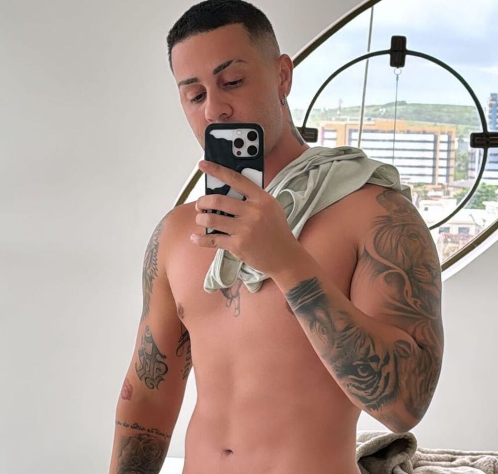 Carlinhos Maia surpreende mais uma vez mostrando partes íntimas