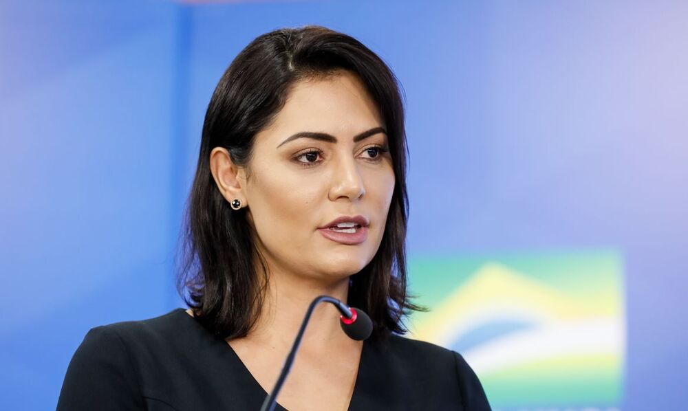 DESAFIANDO O TSE: Michelle Bolsonaro diz que marido será candidato em 2026