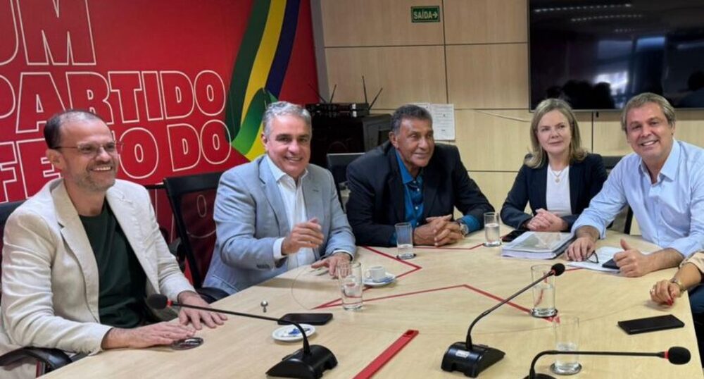 Gleisi Hoffmann detalha papel crucial de Ceciliano em encontro com lideranças políticas