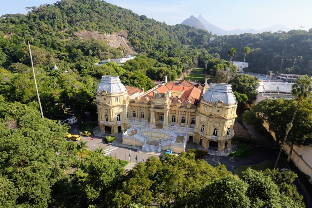 Governador do Rio sanciona lei e edita decreto para execução de emendas impositivas