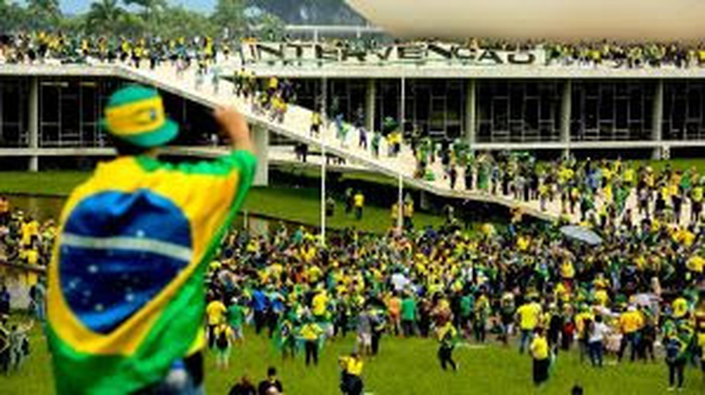 Bolsonaristas do 8/1 pediram refúgio a Milei na Argentina, que agora tem de extraditá-los
