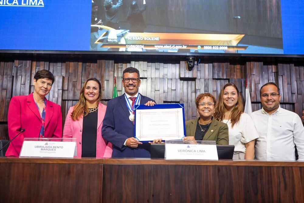 Secretário Bira Marques é homenageado com a Medalha Tiradentes