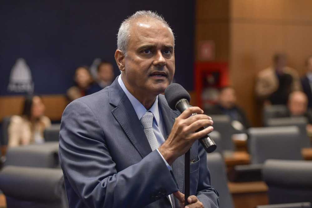 Deputado Jair Bittencourt pede governador que revise a substituição tributária do leite e da água mineral
